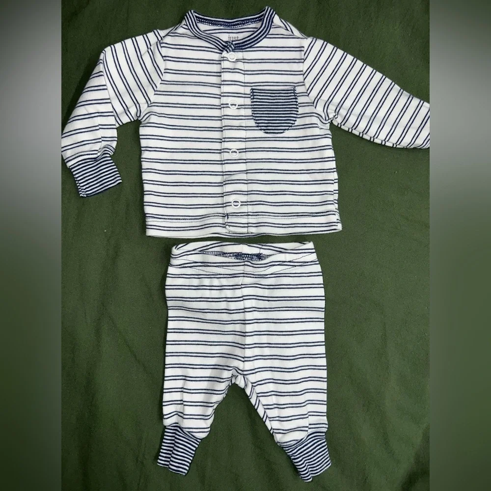 ‼️NWOT: Carter’s Blue & White Striped Matching Set - NB